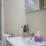Maisonette De La * Μεντόν